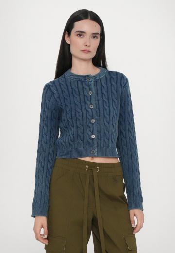 Брюки с накладными карманами