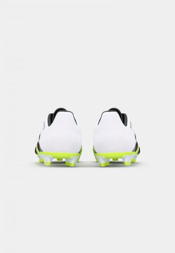 Футбольные бутсы