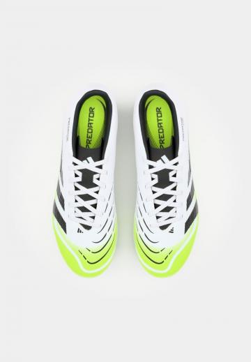 Футбольные бутсы