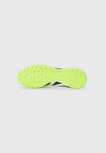 Футбольные бутсы