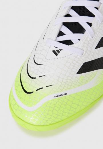 Футбольные бутсы