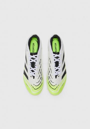 Футбольные бутсы