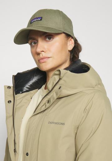 Спортивная куртка