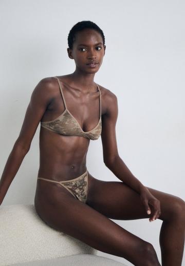 Бюстгальтер