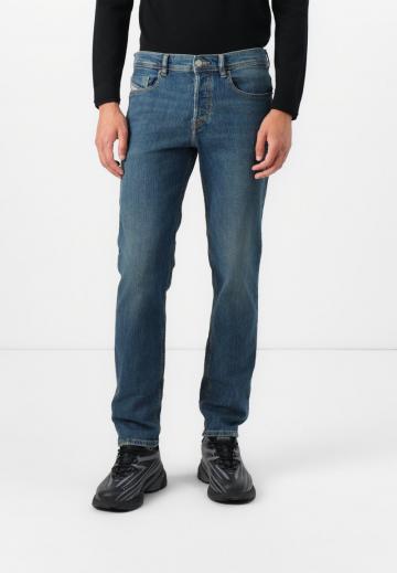 Узкие джинсы