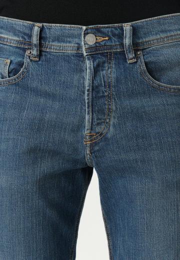 Узкие джинсы