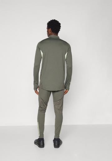 Спортивные штаны