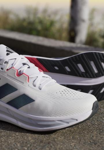 Беговые кроссовки