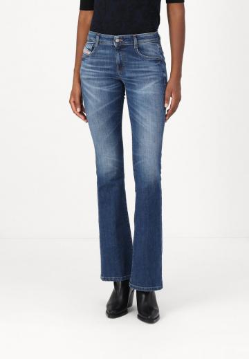 Клешеные джинсы