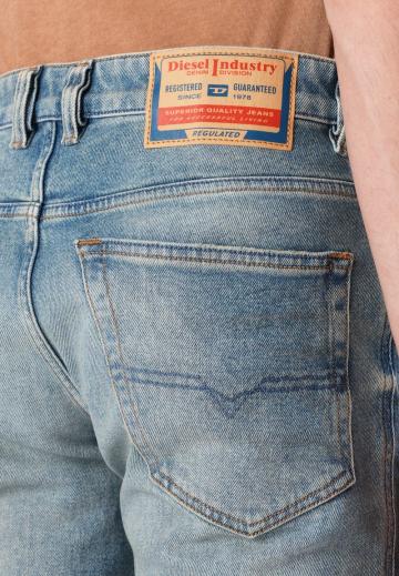 Прямые джинсы