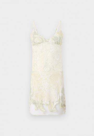 Короткое платье