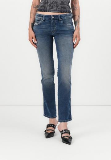 Узкие джинсы