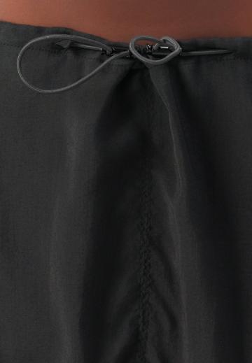 Юбка с накладными карманами