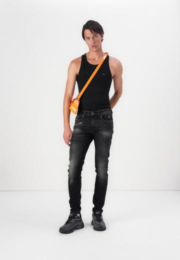 Узкие джинсы