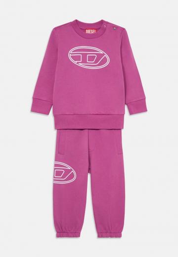 Набор одежды