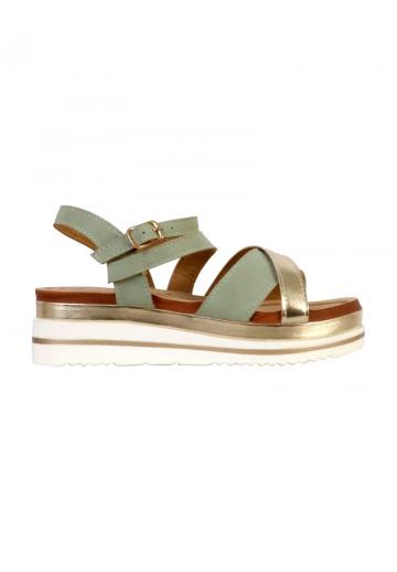 Босоножки на танкетке