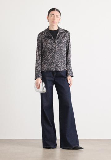 Атласная блузка