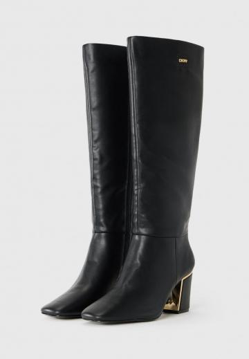 Высокие сапоги