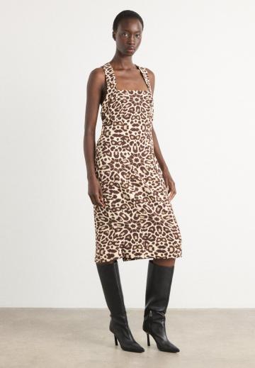 Платье футляр