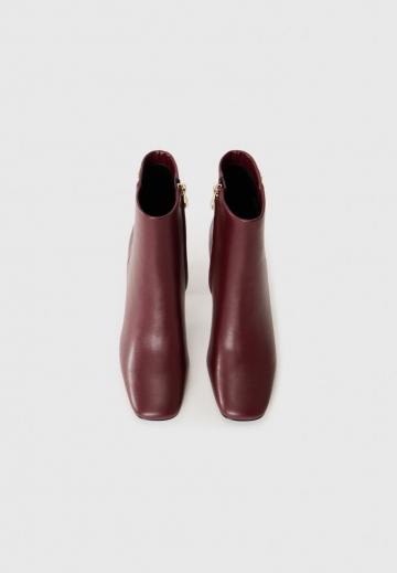 Высокие сапоги