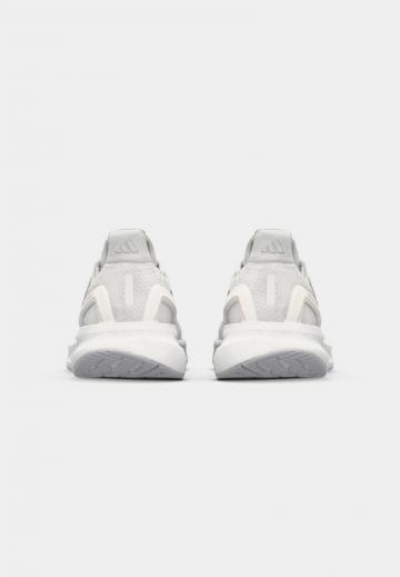 Беговые кроссовки