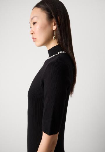 Вязаное платье