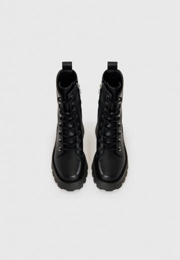 Сапожки на танкетке