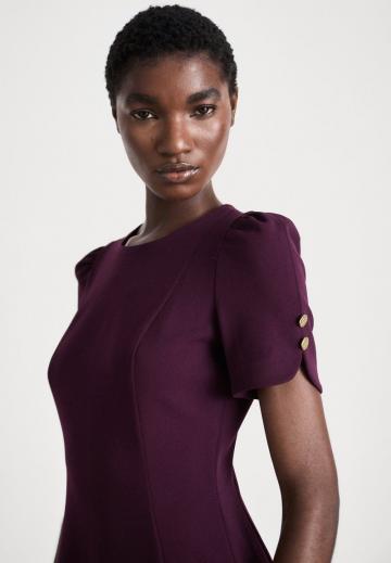 Платье футляр