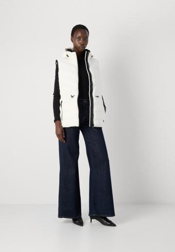 Длинный жилет