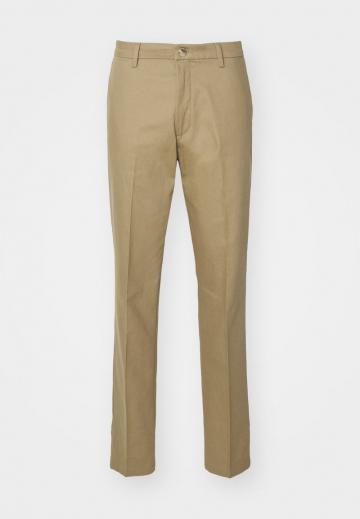 Брюки с накладными карманами