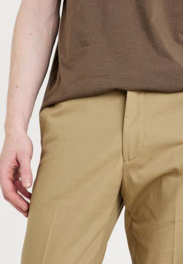 Брюки с накладными карманами