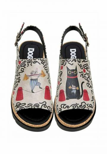 Босоножки на танкетке