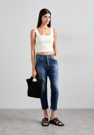 Короткие джинсы