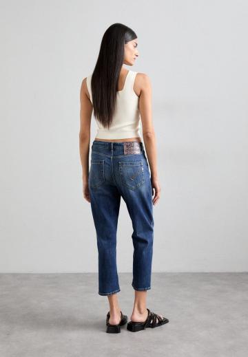 Короткие джинсы