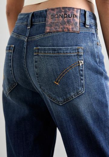 Короткие джинсы