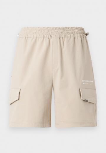 Брюки с накладными карманами