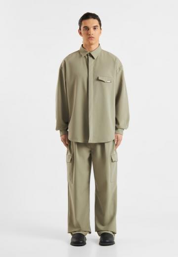 Брюки с накладными карманами