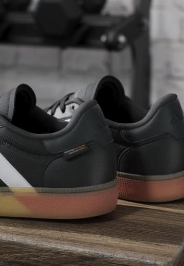 Тренировочные кроссовки