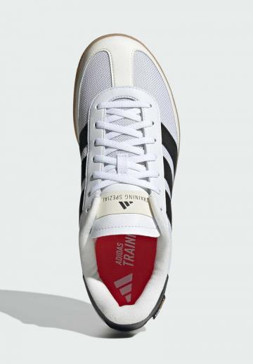 Тренировочные кроссовки