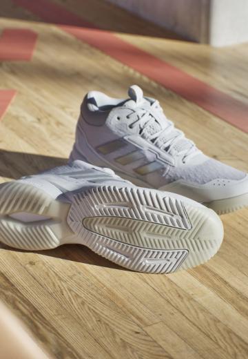 Кроссовки для зала