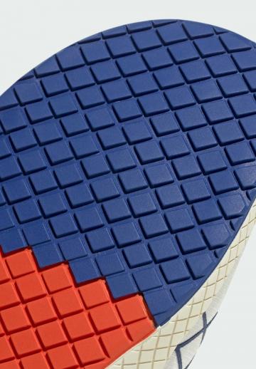 Тренировочные кроссовки