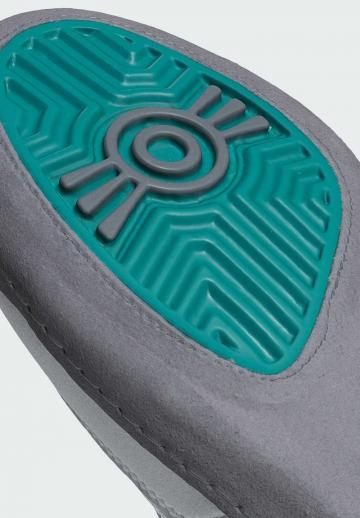 Тренировочные кроссовки