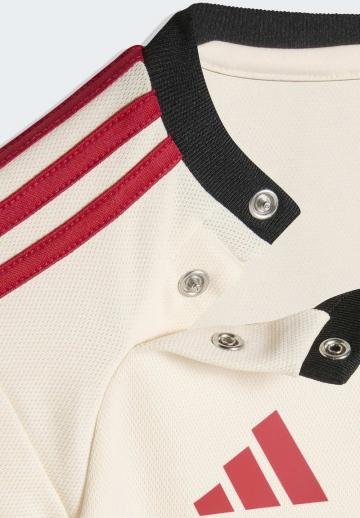 Спортивные шорты