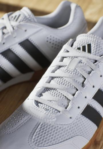 Кроссовки для зала