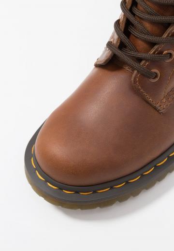 Ботинки на шнуровке