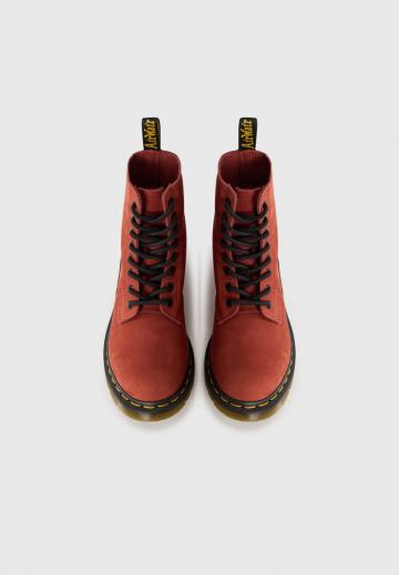 Ботинки на шнуровке