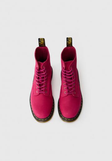 Ботинки на шнуровке