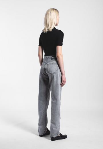 Прямые джинсы