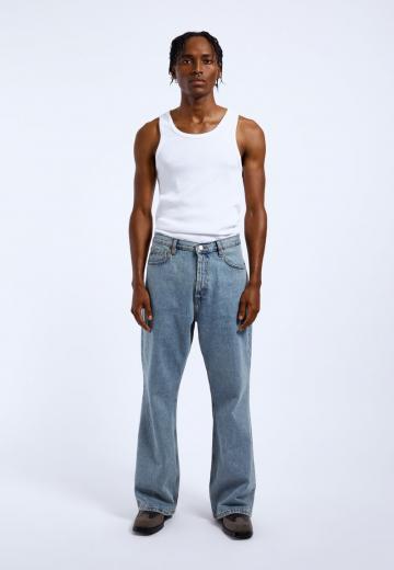 Клешеные джинсы