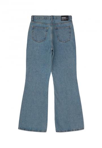 Клешеные джинсы